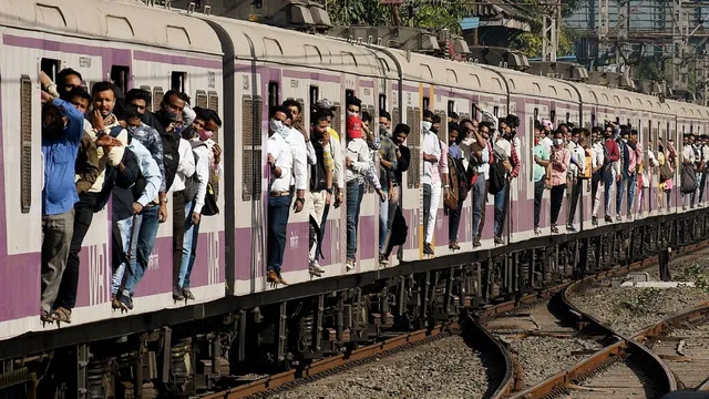 mumbai-local-train-update-western-line-to-be-disrupted-for-35-days-from-august-27-over-650-trains-cancelled-full-details